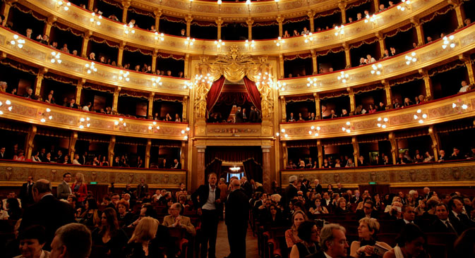 All'interno del Teatro Massimo di Palermo per la cerimonia in grande stile della "Primavera russa" (Foto: Francesco Malavolta)