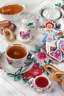 Una tavola imbandita con tipici prodotti russi (Foto: Ufficio stampa)