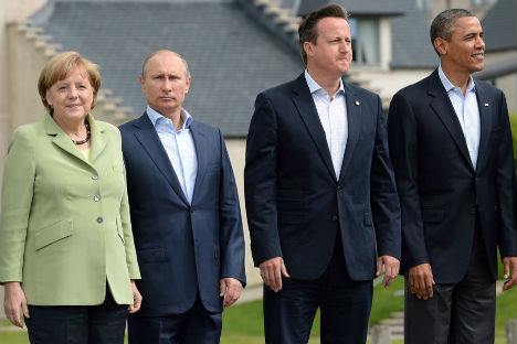 Da sinistra, la cancelliera tedesca Angela Merkel, il Presidente russo Vladimir Putin, il primo ministro britannico David Cameron e il presidente degli Usa Barack Obama al vertice del G8 nell'Irlanda del Nord (Foto: Dmitri Azarov / Kommersant)