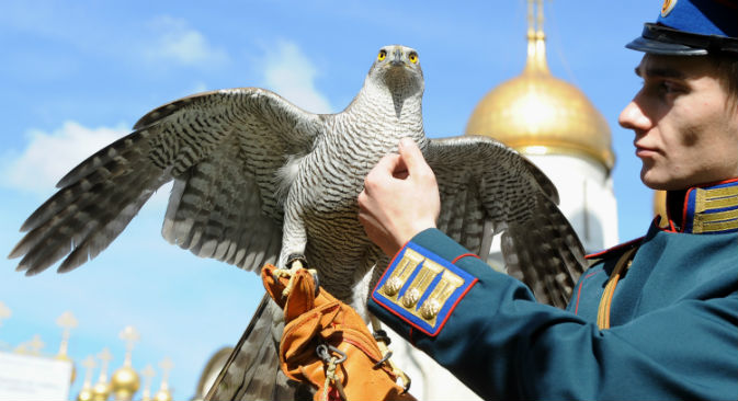 La falconeria, una tradizione da sempre viva in Russia (Foto: Itar Tass)