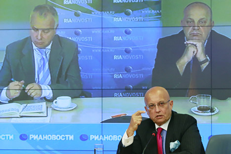 Il politologo Sergei Karaganov ha aperto la prima sessione dell'incontro (Foto: Aleksandr  Natruskin / Ria Novosti)