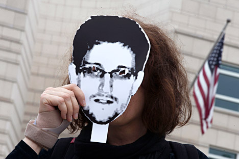 Edward Snowden, la "talpa" del Datagate, è uscito dall'aeroporto di Mosca dove è rimasto per quasi tre settimane e ora, così come riferisce il suo avvocato, cerca di tornare a una vita normale (Foto: Reuters)