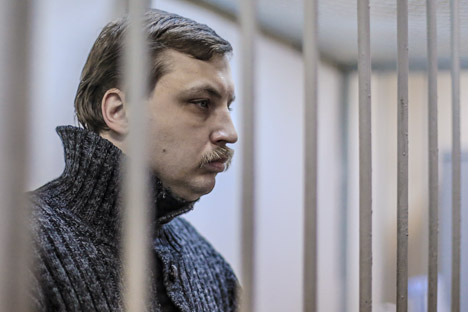 Mikhail Kosenko durante le fasi processuali (Foto: Andrei Stenin/RIA Novosti)