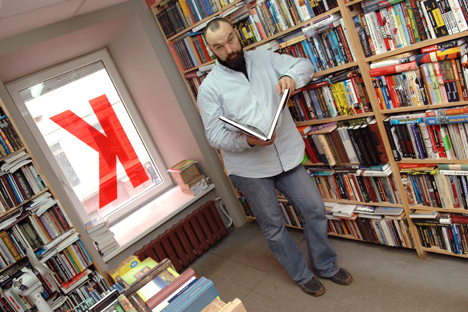 Boris Kuprijanov, co-direttore della biblioteca Phalanster: "Mettendo al bando un libro, è come se abbiamo dichiarato l'incapacità di discutere e litigare su questo libro, riconoscendo la sua superiorità" (Foto: Kommersant)