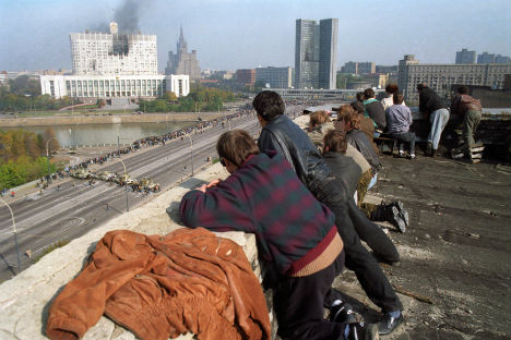 I giornalisti osservavano dall'alto quanto accadeva alla Casa Bianca di Mosca in quei tragici giorni dell'ottobre del 1993 (Foto: Itar-Tass)