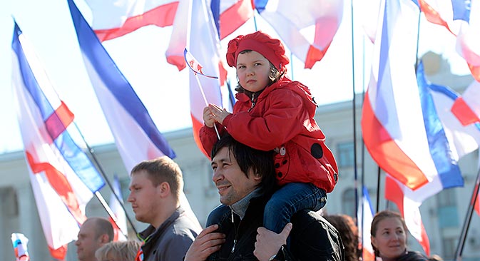 Il popolo della Crimea al voto (Foto: Mikhail Voskressenski/RIA Novosti)