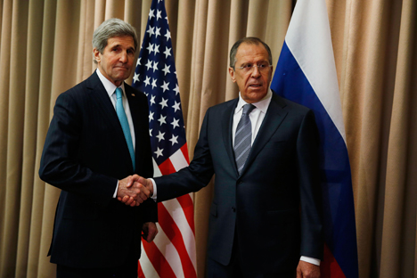 Il segretario di Stato Usa John Kerry, a sinistra, insieme al ministro russo degli Esteri Sergei Lavrov (Foto: Reuters)