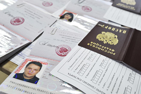 Passaporti russi (Foto: : Sergei Kuznetsov/RIA Novosti)
