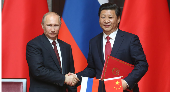 L’accordo riguarda Gazprom e il gigante energetico cinese CNPC. Alla firma del contratto hanno assistito anche il Presidente russo Vladimir Putin e l’omologo cinese Xi Jinping (Foto: Konstantin Zavrazhin / Rossiyskaya Gazeta)