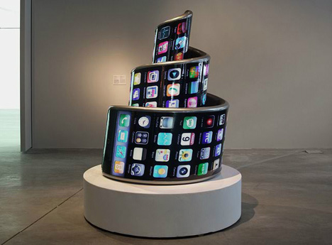 L'iPhone come incarnazione della Torre di Babele nel lavoro del gruppo 3g International (Foto: Press Photo) 