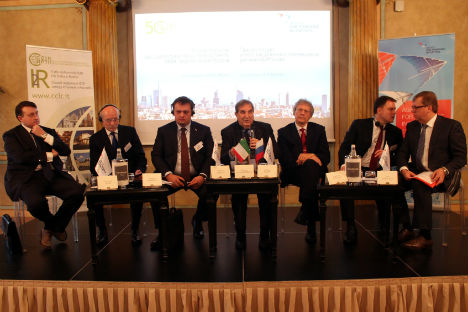 Il tavolo dei relatori (Foto: Aleksandr Tarakanov)