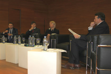 Il tavolo dei relatori. Da sinistra, Alexei Kanunnikov, Anton Moskalenkov, Anna Vasilenko e Vincenzo Trani (Foto: Evgeny Utkin)