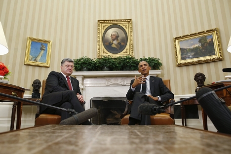 Il Presidente ucraino Petro Poroshenko e il Presidente americano Barack Obama durante una fase dei colloqui sulla questione ucraina (Foto: Reuters)