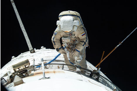 Astronauta al lavoro sulla ISS (Foto: NASA)