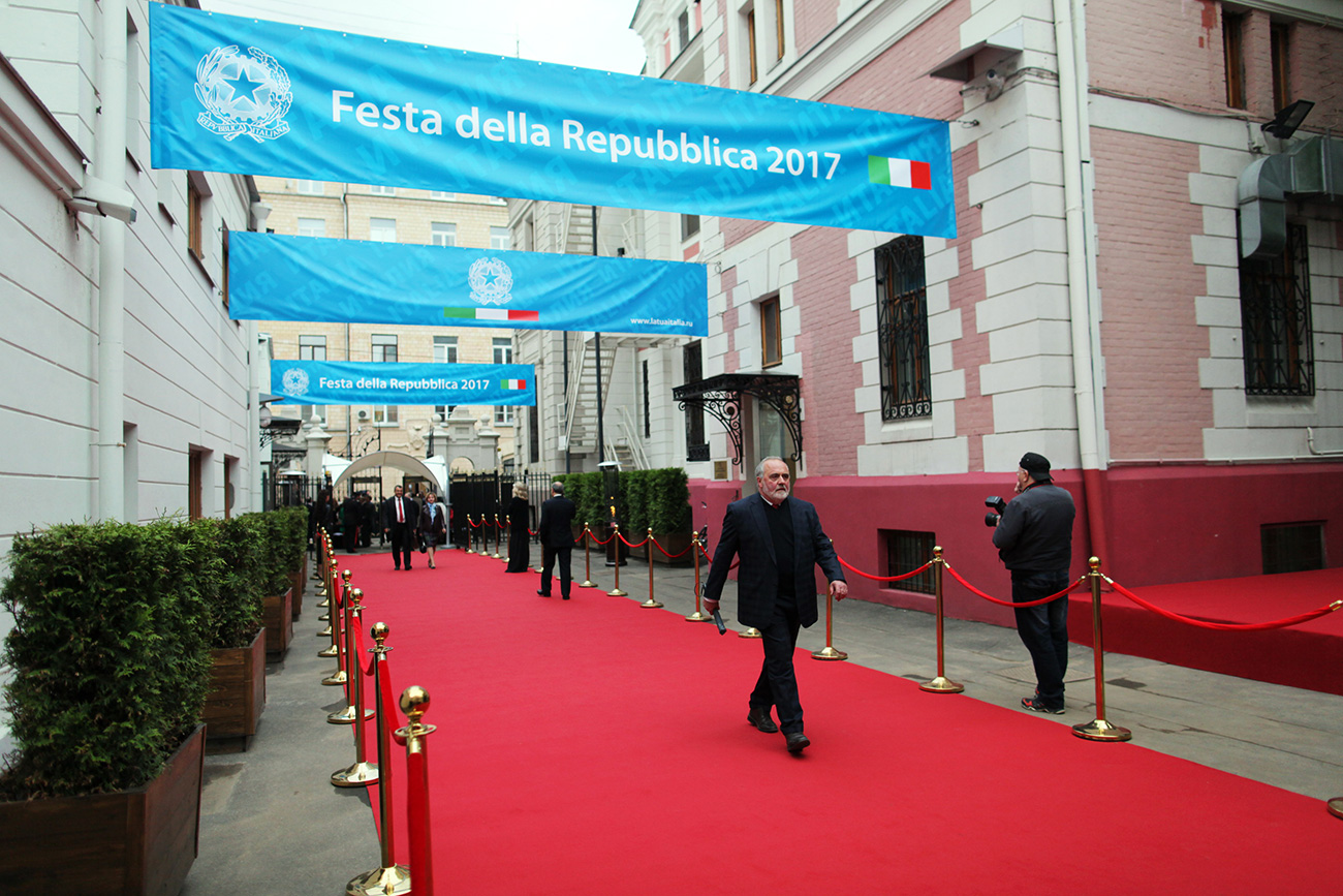 Anche quest’anno nella residenza dell’Ambasciata italiana a Mosca si è celebrata la Festa della Repubblica 