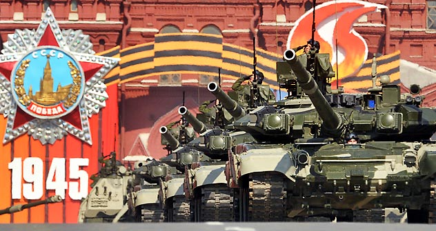 アナトリー・セルジュコフ大臣は、2012年内に軍の機動・戦闘準備を、ロシアとその同盟国の防衛を保証できるレベルまで向上させる、と断言した＝AFP/East News撮影