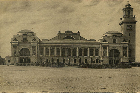 モスクワのキエフ駅（旧ブリャンスク駅）、1918年　　写真提供：wikipedia.org