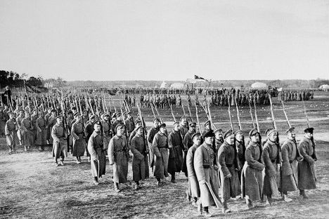 赤軍初の軍事パレード、5月1日1918年。