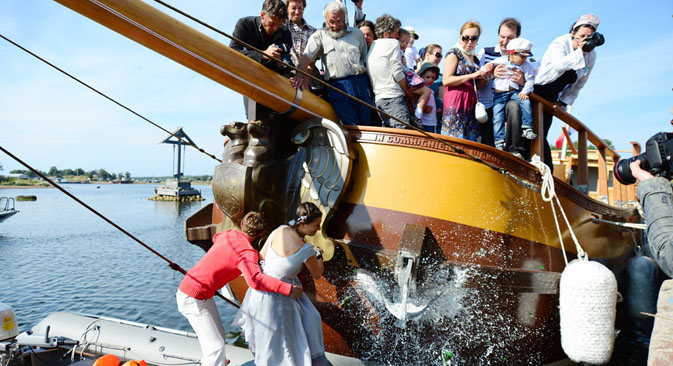 2013年の夏、ソロヴェツキー海洋博物館は、ヨット「スヴァトーイ・ピョートル（聖ペテロ）」号の進水式を行った＝ロスティスラフ・ヴィレグジャーニン / モスクワ・ニュース撮影