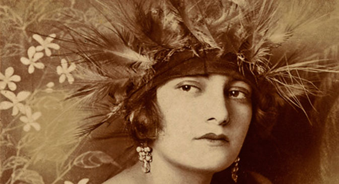 1910代、帽子を被った女性