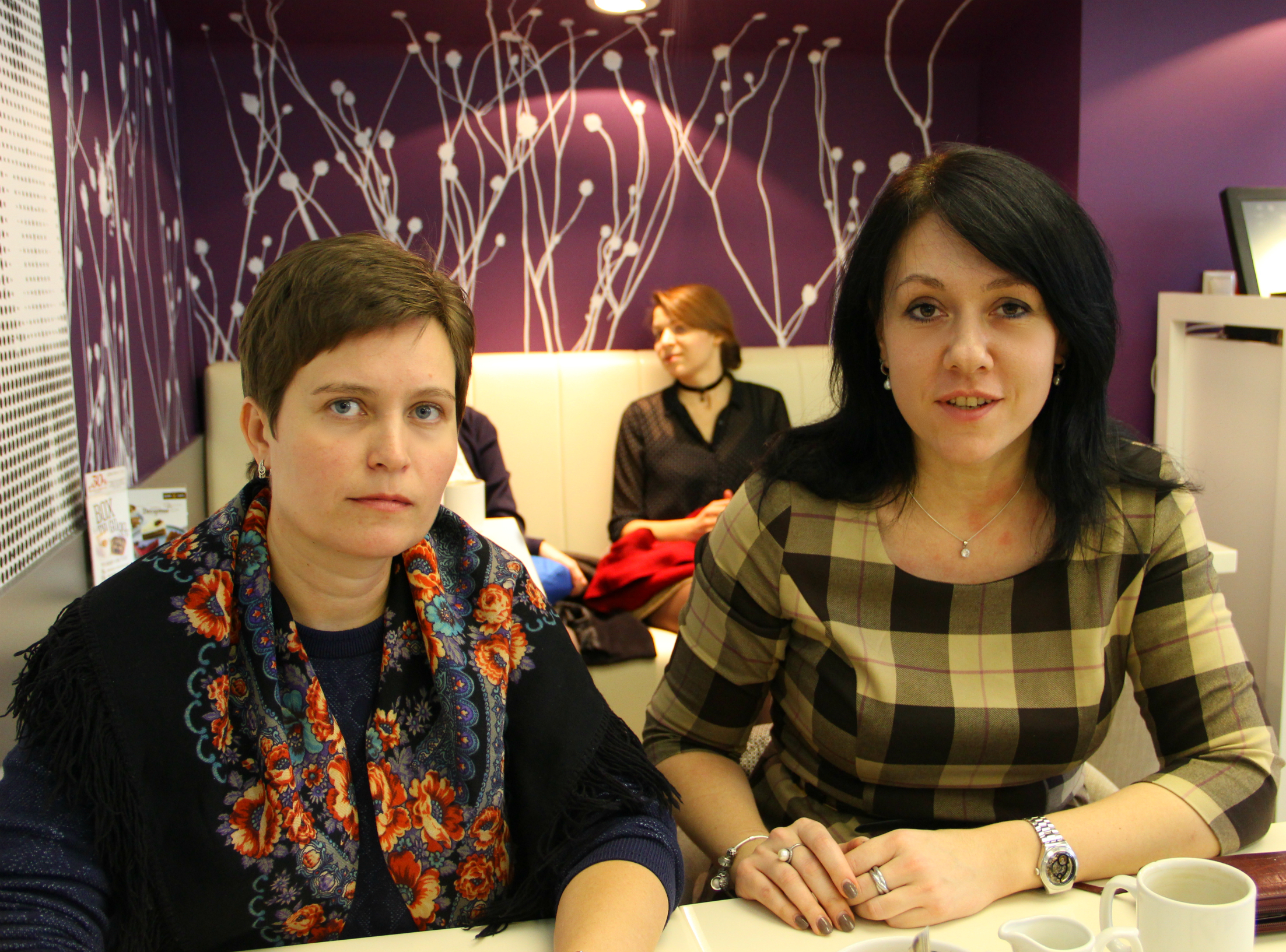 마리야 솔다토바와 예카테리나 포홀코바 교수.