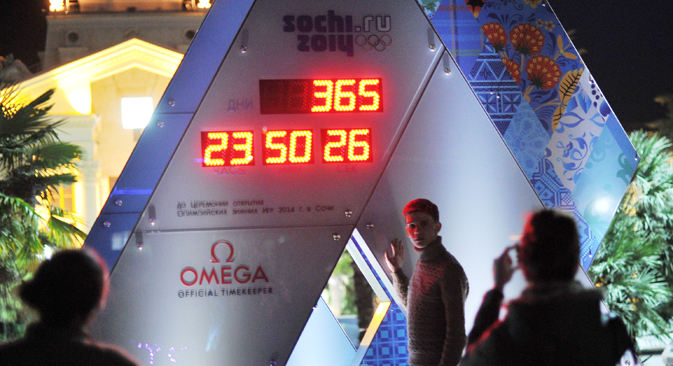 Часовникот го одбројува времето до стартот на 22 зимски Олимписки игри во Сочи. Извор: РИА Новости.