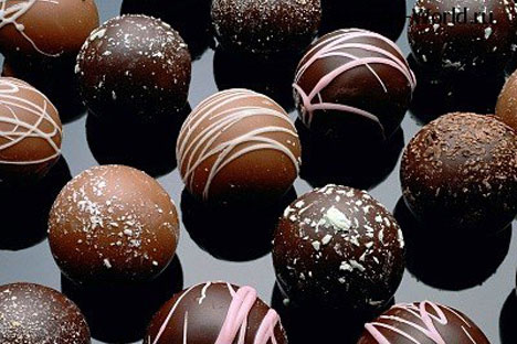 Во чоколадницата „Коркунов“ се продаваат 15 вида топла чоколада, додека свежите чоколадни бонбони од „Одинцово“ стасуваат секое утро. Фотографија од слободни извори.