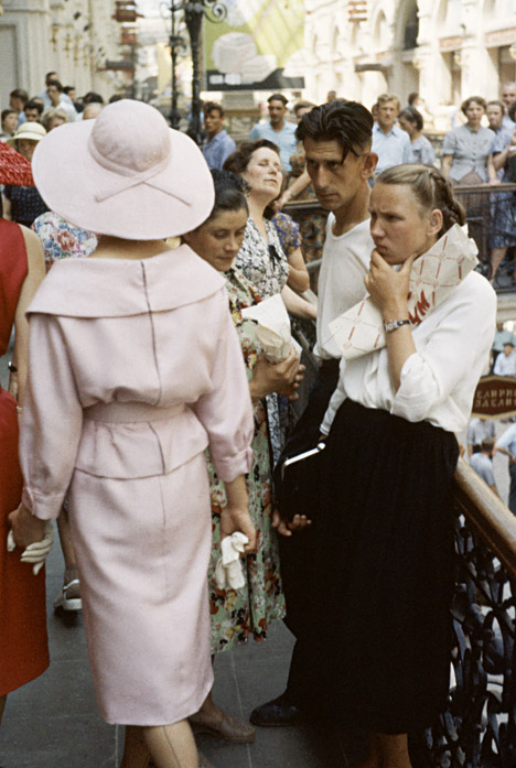 Манекенки од модната куќа „Кристијан Диор“ во Главната универзална стоковна куќа, јуни 1959 година. Извор: Getty Images / Fotobank