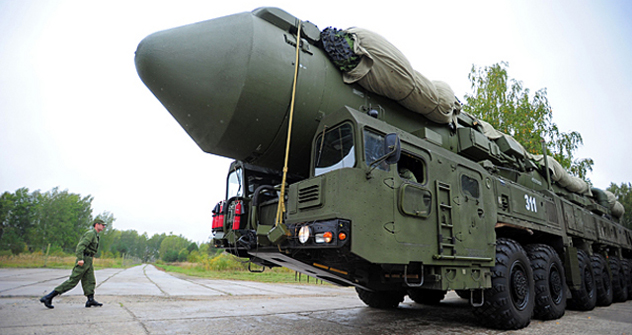 Путин: Војно-технички одговор Русије на глобални амерички систем противракетне одбране, и на његов сегмент у Европи, биће ефикасан и асиметричан. Извор: Росијска газета.