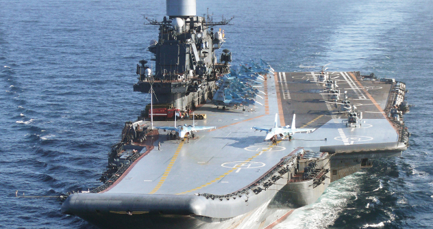 Тешки носач авиона „Адмирал Кузњецов“, командни брод Северне флоте. Извор: ИТАР-ТАСС.