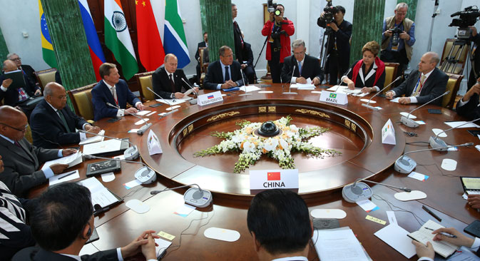 Лидери земаља чланица БРИКС-а на састанку у оквиру самита Г-20 у Санкт Петербургу, септембар 2013. Извор: ИТАР-ТАСС.