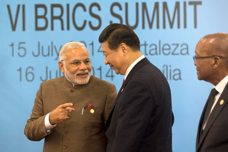 Компромис између Индије и Кине неће се лако постићи јер су њихови односи прожети узајамним неповерењем. На фотографији: Премијер Индије Нарендра Моди и генерални секретар ЦК КП Кине Си Ђинпинг на Самиту БРИКС-а у Бразилу. Извор: AP.