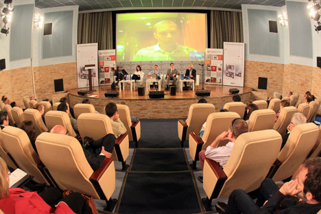 Представници највећих светских листова окупили су се у Москви 26-27. јуна на петом годишњем сусрету партнера пројекта „Russia Beyond the Headlines“, чији је „Руска реч“ део. Извор: Росијска газета.