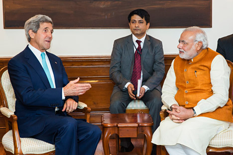 Амерички државни секретар Џон Кери разговара са премијером Индије Нарендром Модијем у његовој резиденцији у Њу Делхију 1. августа. Извор: AP.