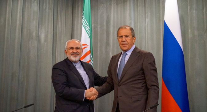 Министри спољних послова Ирана и РФ, Мухамед Џавад Зариф и Сергеј Лавров. Фотографија из слободних извора.