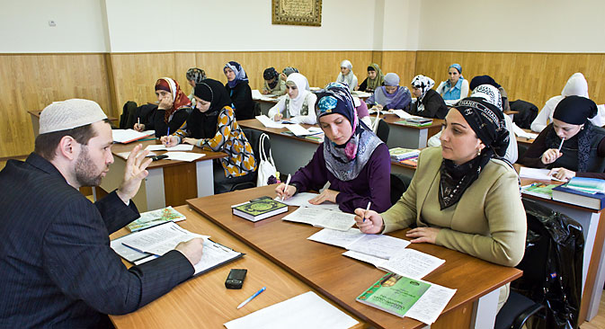 Данас у Русији постоји мноштво образовних установа за муслимане, али међу њима је само неколико релативно великих установа које имају потпуну државну акредитацију. Извор: ТАСС.