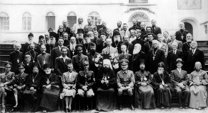 Свештеници Псковске мисије. Фотографија из слободних извора