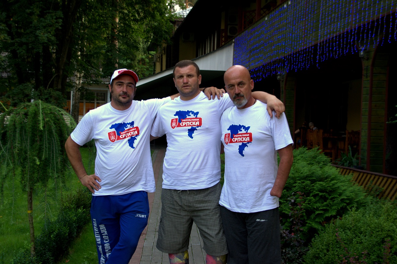 Срђан, Дејан и Петар у „Арт-хотелу” у Пушкину. 