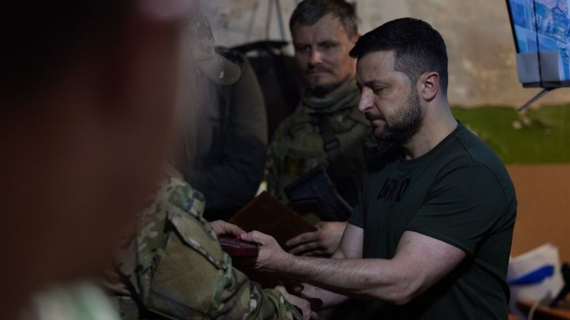 Портал «Телеграф»: Зеленский намерен сместить Залужного с поста главнокомандующего ВСУ
