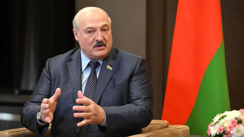 Лукашенко приготовил в подарок Путину на 70-летие трактор 