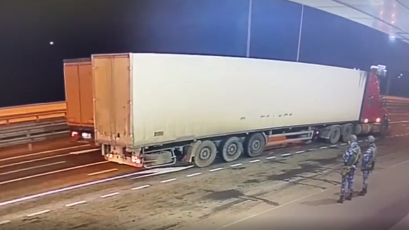 Osm lidí bylo zadrženo: FSB označila Hlavní zpravodajské ředitelství Ministerstva obrany Ukrajiny za organizátora teroristického útoku na Krymský most