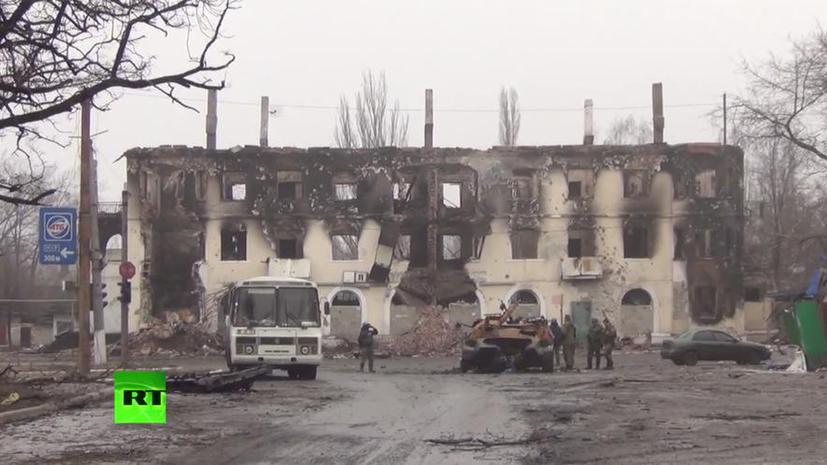 Беженцы из Дебальцево покидают котел рискуя жизнью — РТ на русском